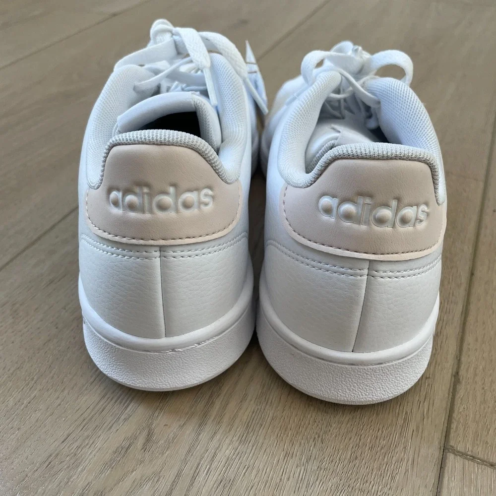 NEW Adidas Advantage Womens 9 White Putty Mauve Tennis‎ Shoes Cloudfoam Comfort